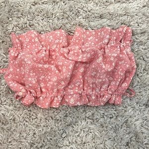 Light pink flower top with adjustable straps!